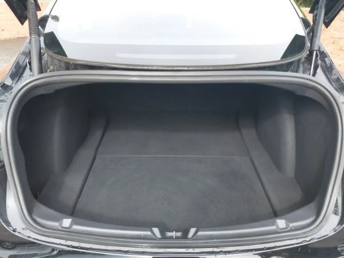 2020-tesla-model-3-e-long-range-big-7