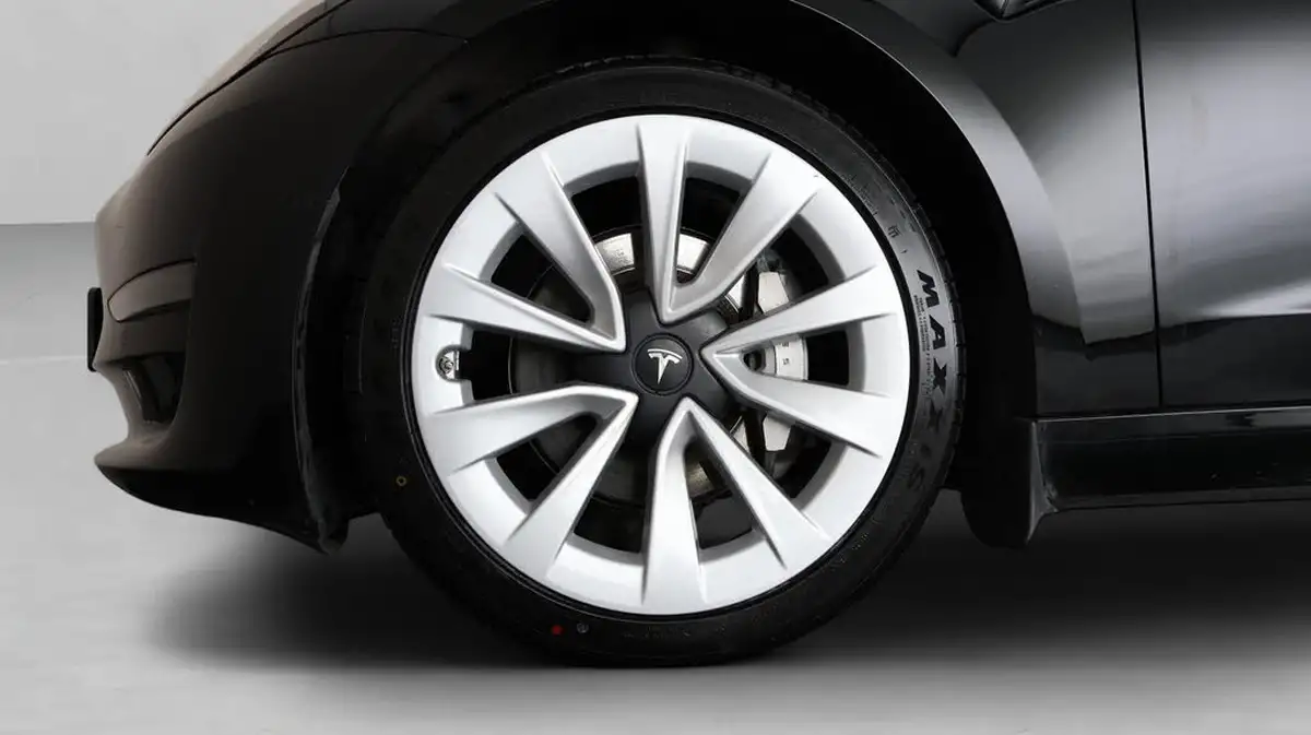 2021-tesla-model-3-e-long-range-4x4-big-18