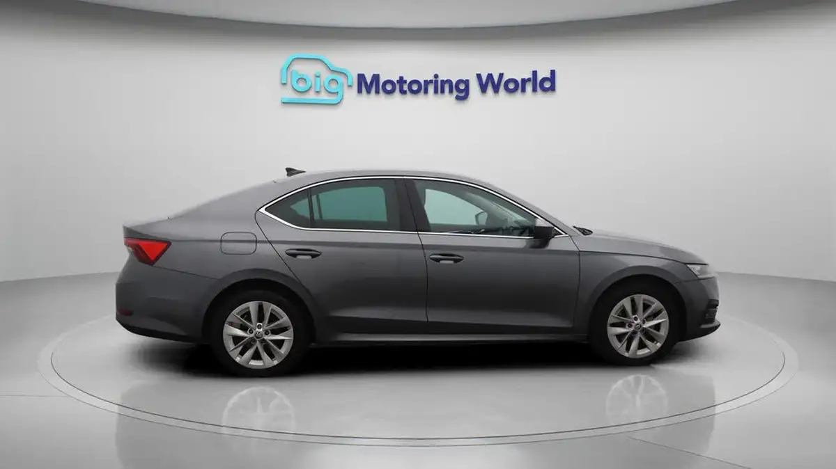 2022-skoda-octavia-20tdi-se-l-116ps-hatchback-dsg-big-8