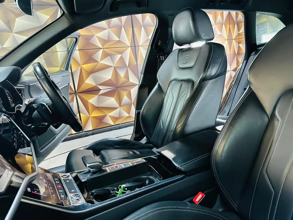 2022-audi-a6-avant-20-40-tfsi-black-edition-big-12