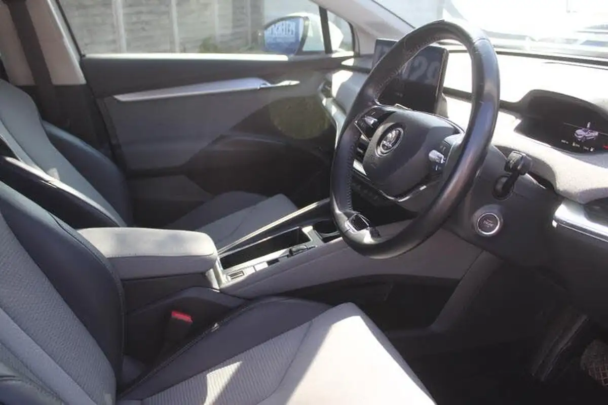 2021-skoda-enyaq-e-60-62-kwh-big-9