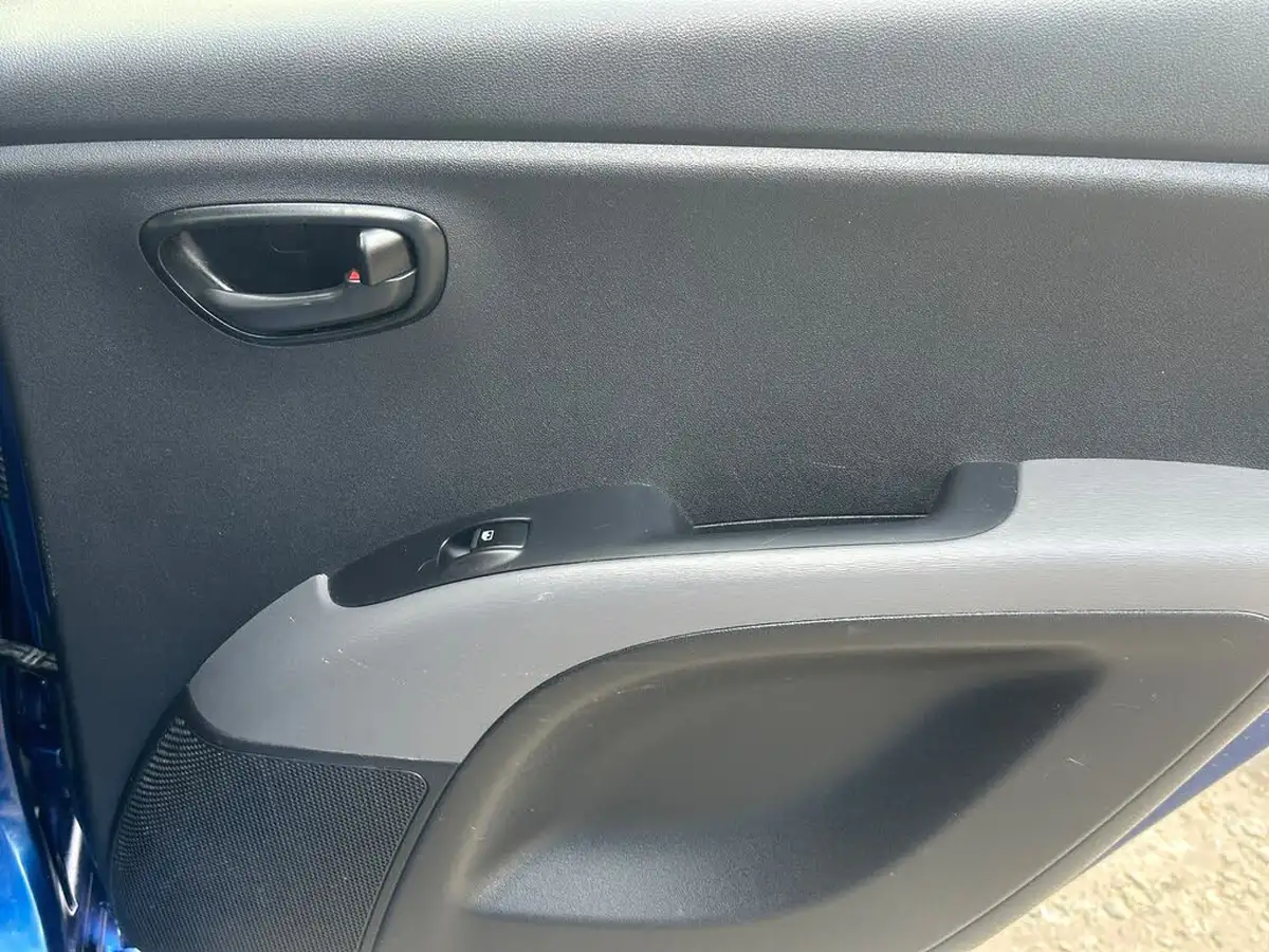 2012-hyundai-i10-12-active-big-50