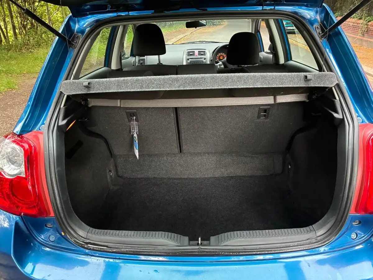 2011-toyota-auris-133-vvt-i-edition-5d-big-17
