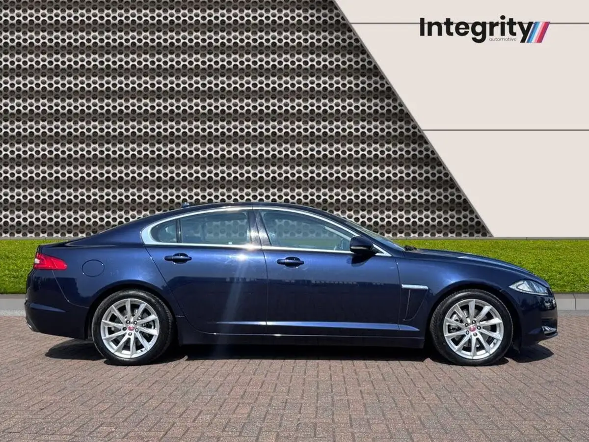 2014-jaguar-xf-30td-premium-luxury-saloon-4d-big-1