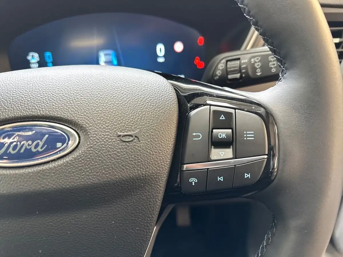 2024-ford-kuga-big-26