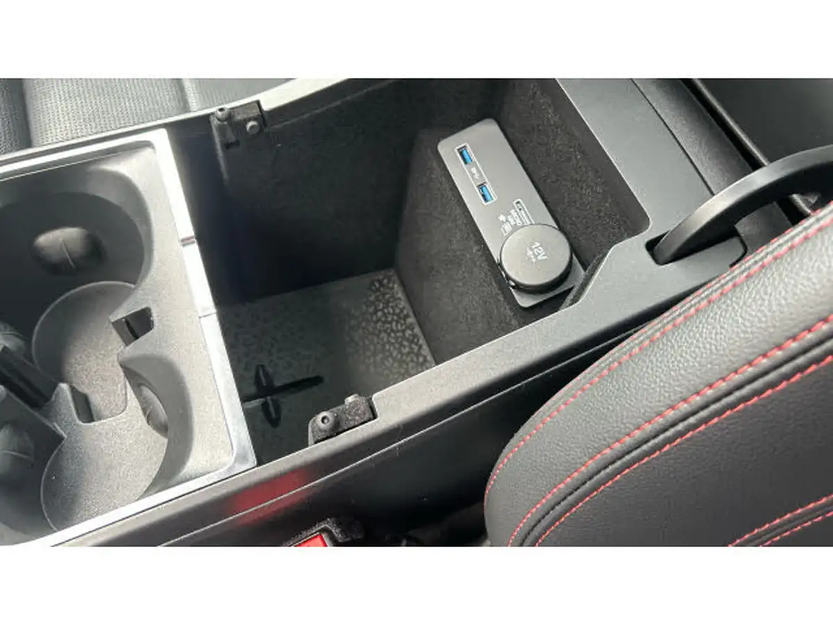 2019-jaguar-e-pace-20-i4d-chequered-flag-180ps-big-45