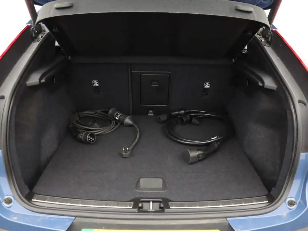 2022-volvo-c40-e-recharge-core-228bhp-big-16