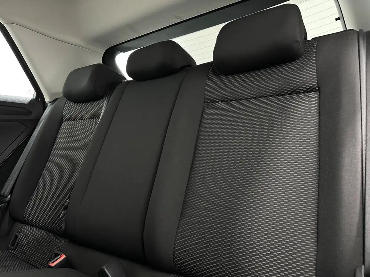 2021-volkswagen-t-roc-20tdi-s-big-29