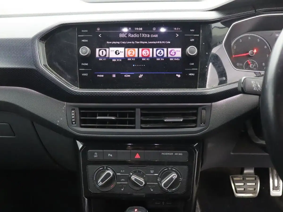 2021-volkswagen-t-cross-10-tsi-united-110ps-dsg-big-16