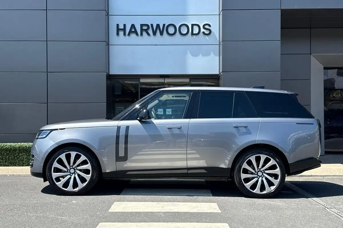 2024-land-rover-range-rover-30-d350-se-big-11