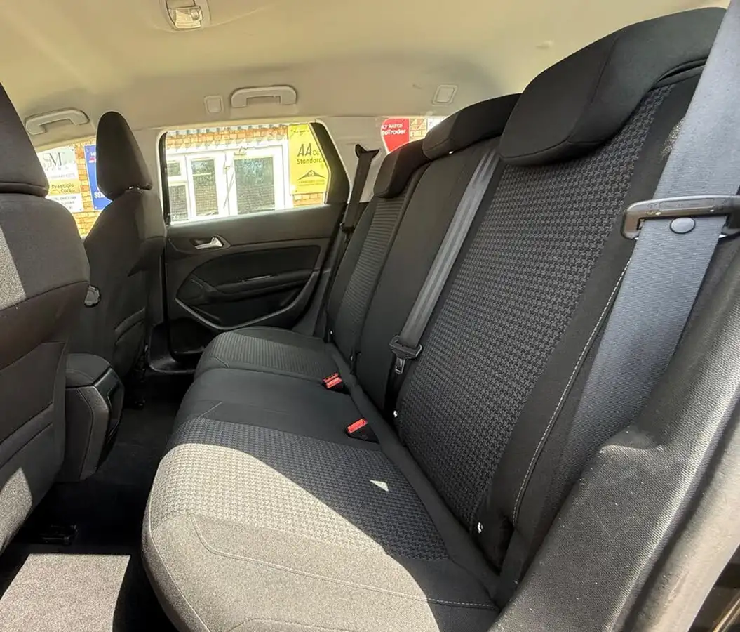 2018-peugeot-308-sw-15-bluehdi-active-15-bluehdi-130bhp-big-18