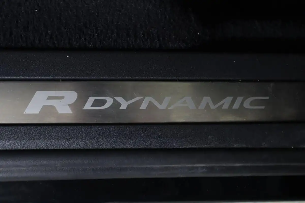 2021-land-rover-range-rover-evoque-15-p300e-r-dynamic-se-big-26