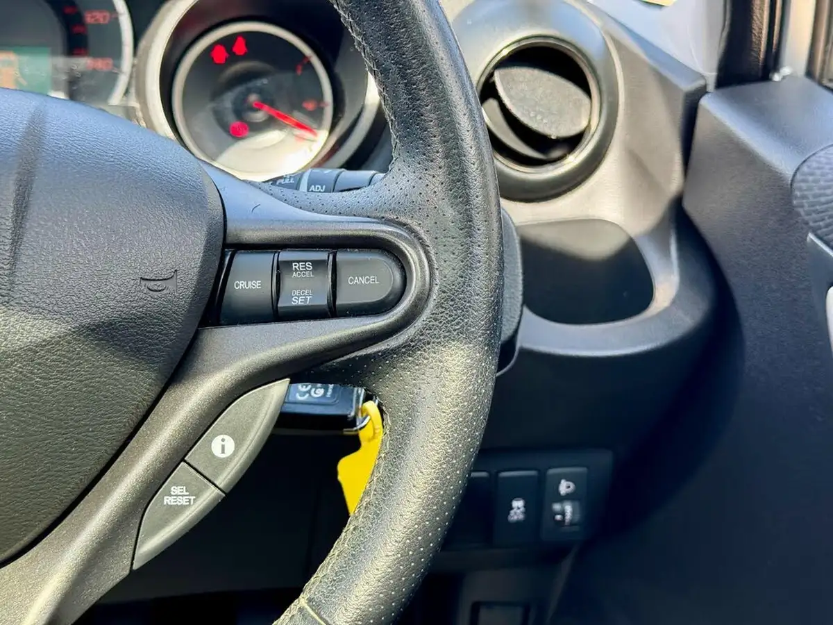 2014-honda-jazz-14-ex-big-36