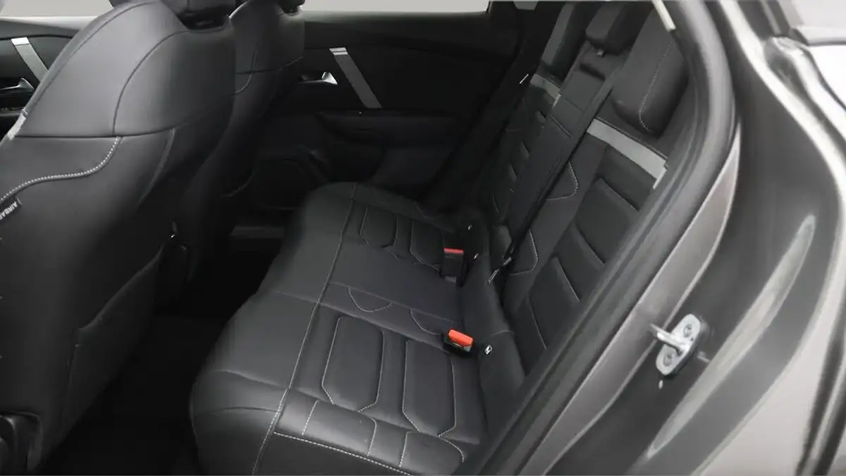2021-citroen-c4-15bluehdi-shine-plus-big-16