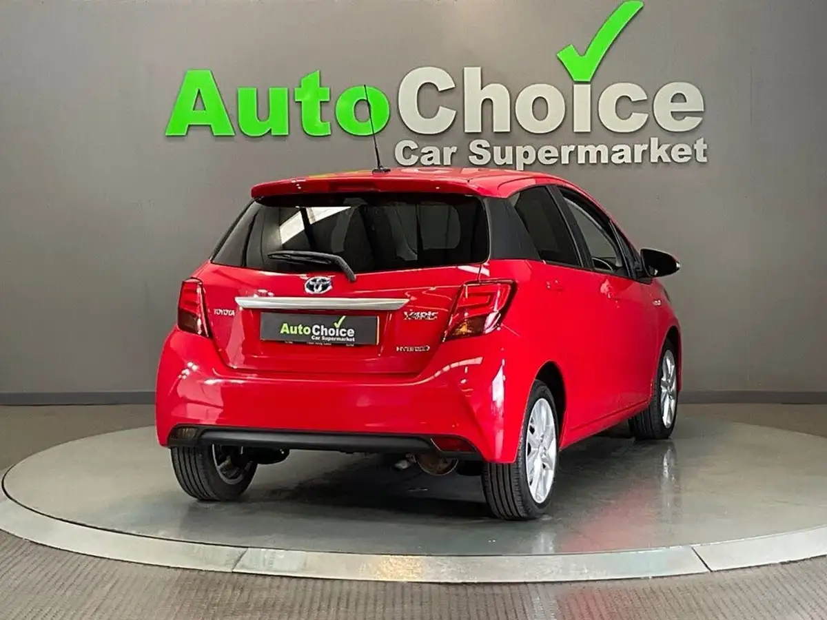 2015-toyota-yaris-15-vvt-i-sport-hybrid-big-15