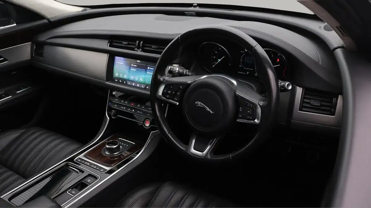 2018-jaguar-xf-20i-portfolio-249ps-sportbrake-5d-1997cc-big-9