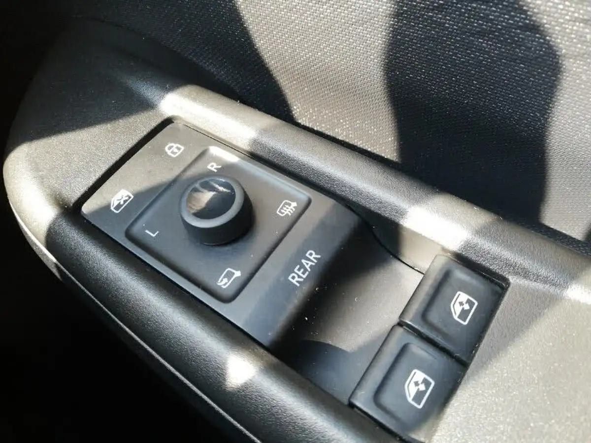 2022-cupra-born-e-v3-230ps-77kwh-e-boost-big-11