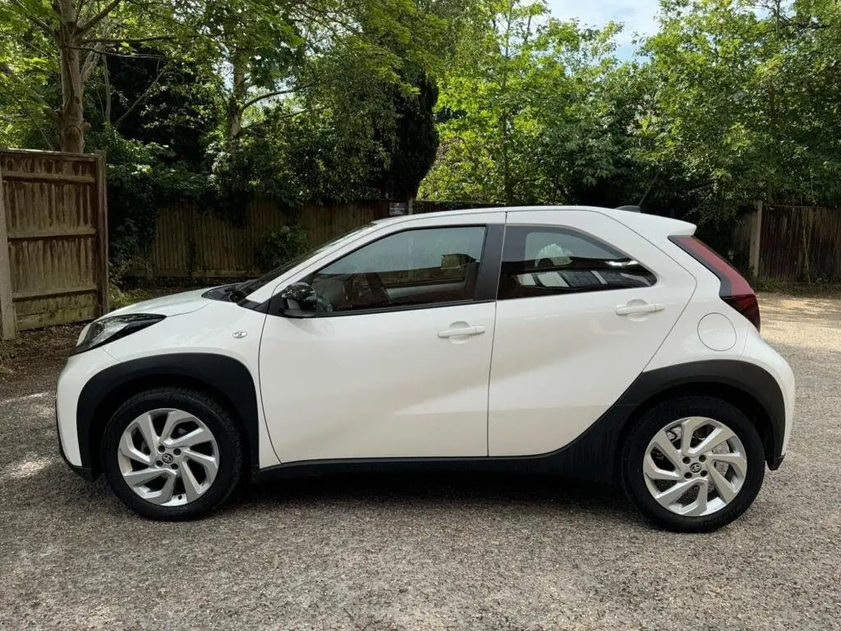 2022-toyota-aygo-x-10-vvt-i-pure-big-8