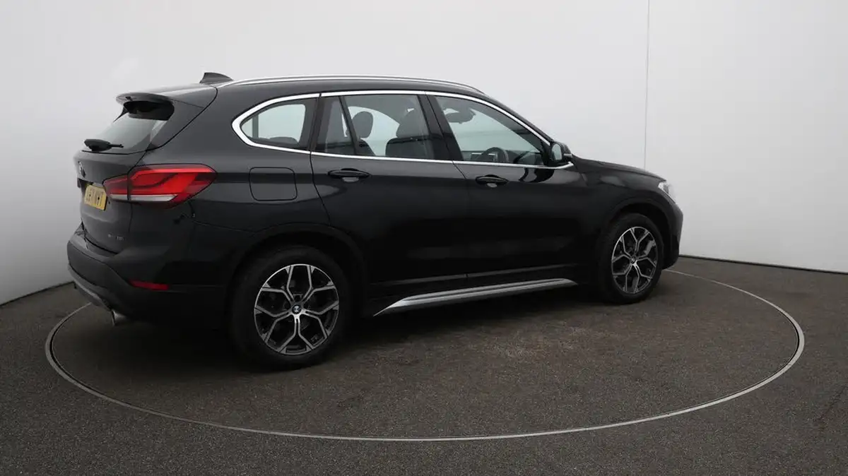 2021-bmw-x1-20-sdrive20i-xline-big-51