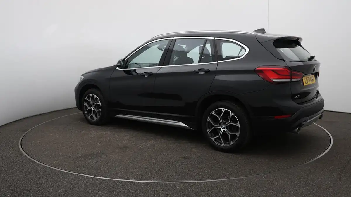 2021-bmw-x1-20-sdrive20i-xline-big-27