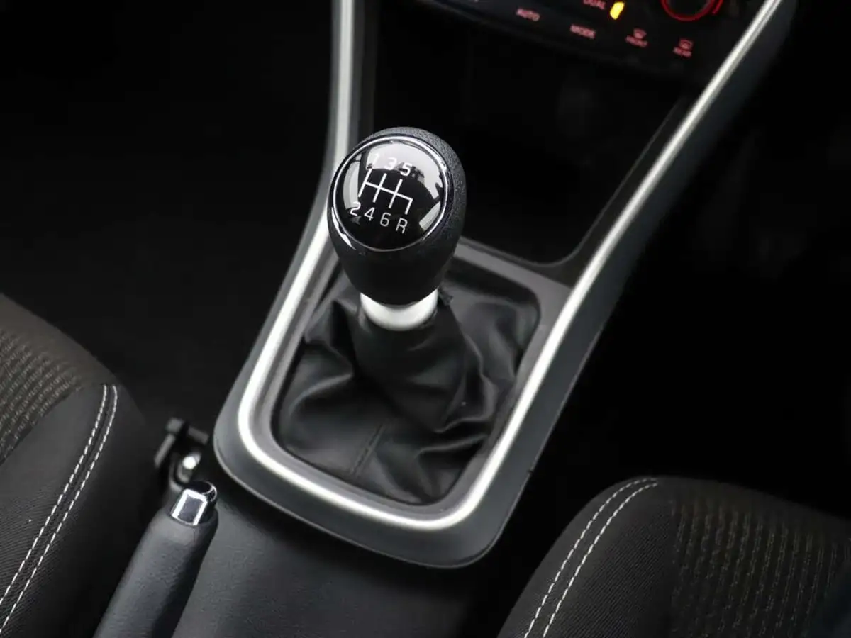 2021-suzuki-s-cross-14-boosterjet-sz-t-big-29