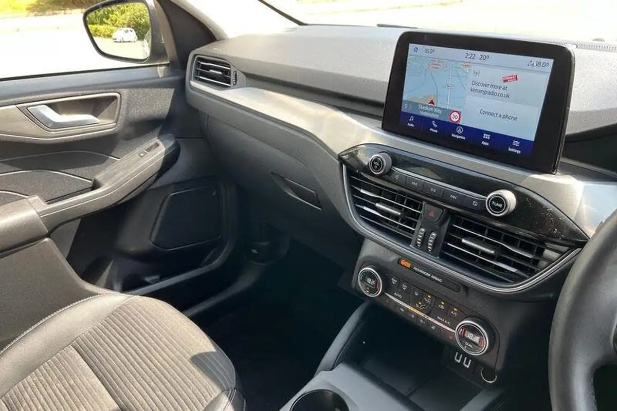 2022-ford-kuga-big-22