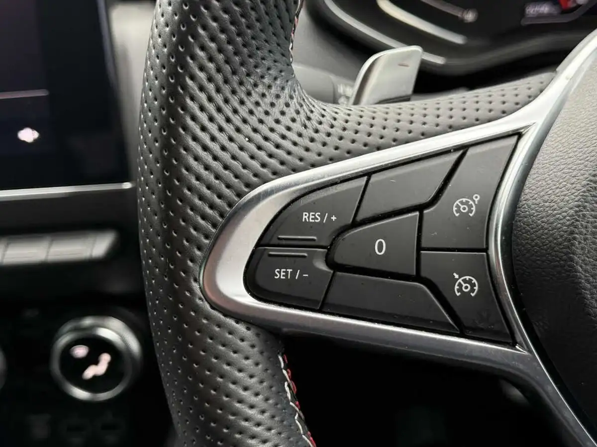 2019-renault-clio-13-tce-rs-line-big-20