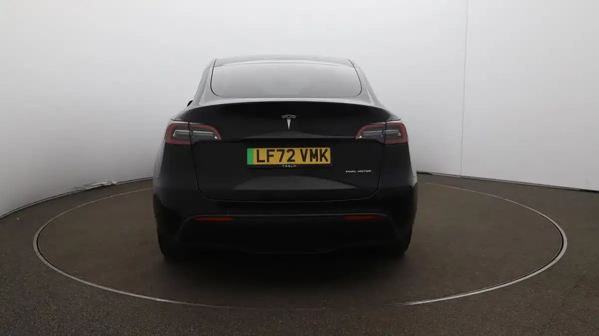 2022-tesla-model-y-e-long-range-big-59