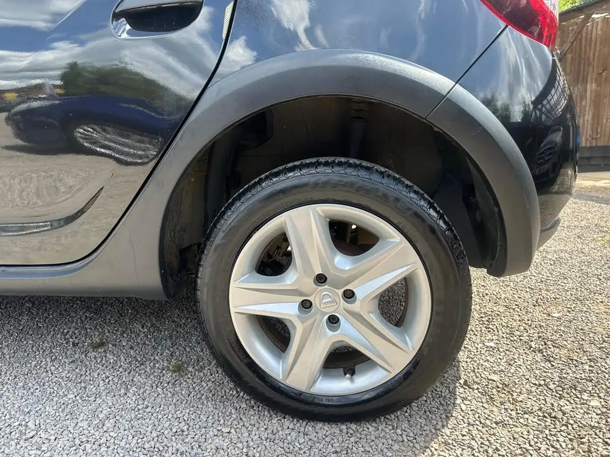 2014-dacia-sandero-stepway-15d-laureate-big-58