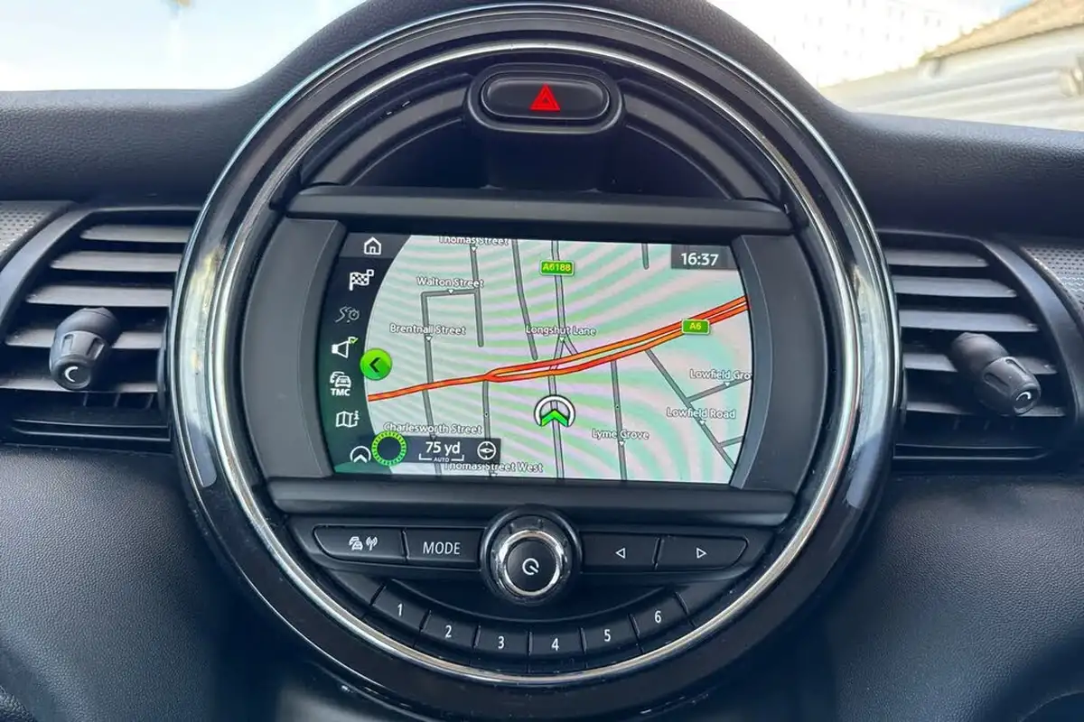 2019-mini-cooper-15-cooper-classic-hatchback-5d-big-33
