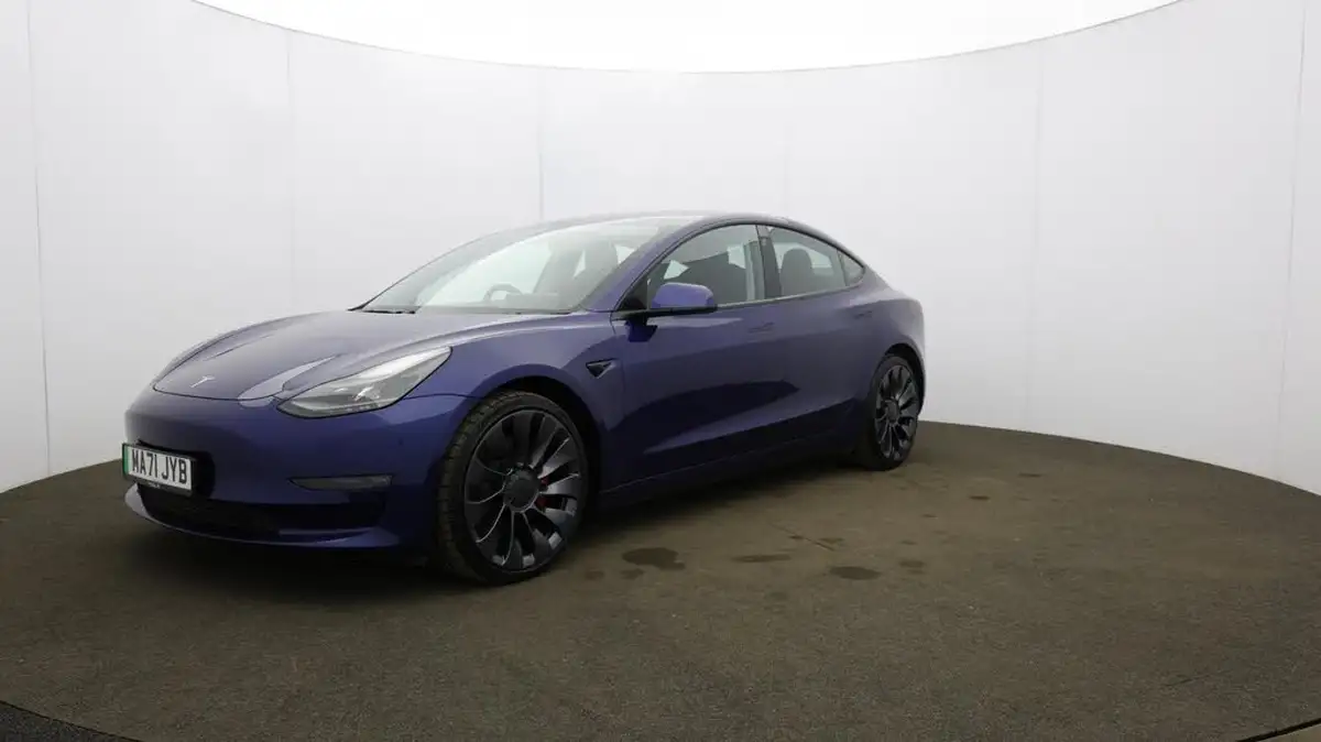 2021-tesla-model-3-e-performance-awd-big-21