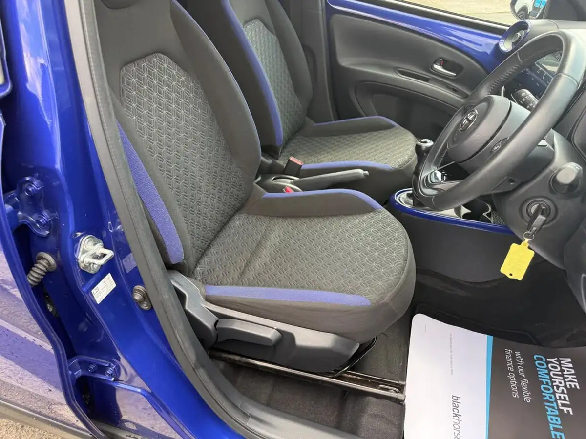 2024-toyota-aygo-x-10-vvt-i-edge-big-22