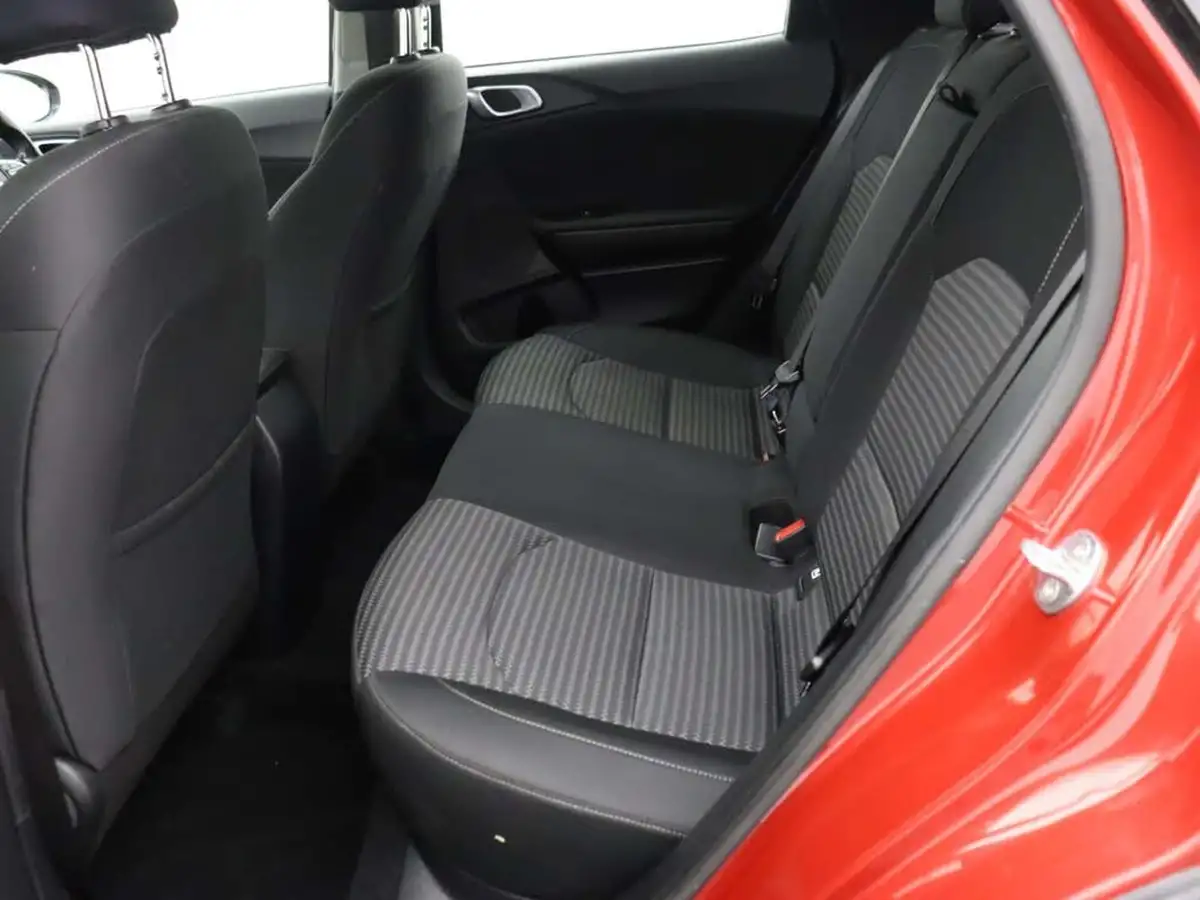2022-kia-xceed-10-t-gdi-2-big-16