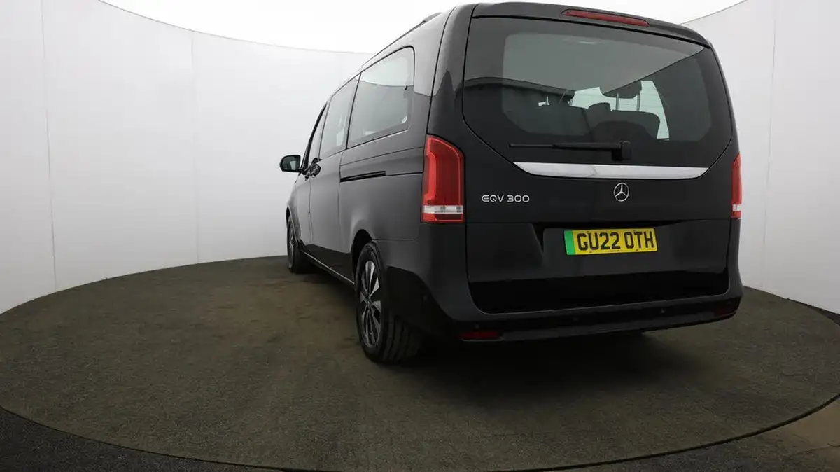 2022-mercedes-benz-eqv-e-eqv-300-sport-big-35