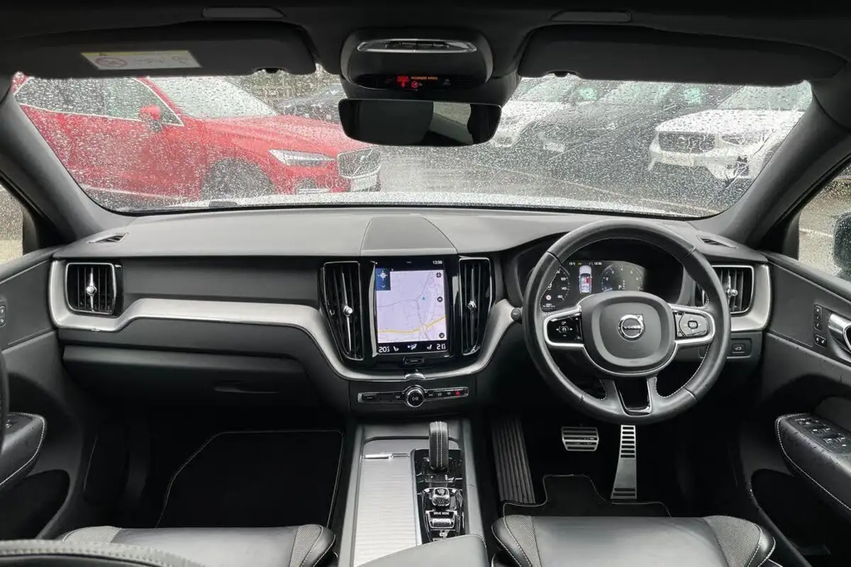 2021-volvo-xc60-20-b5-r-design-big-2