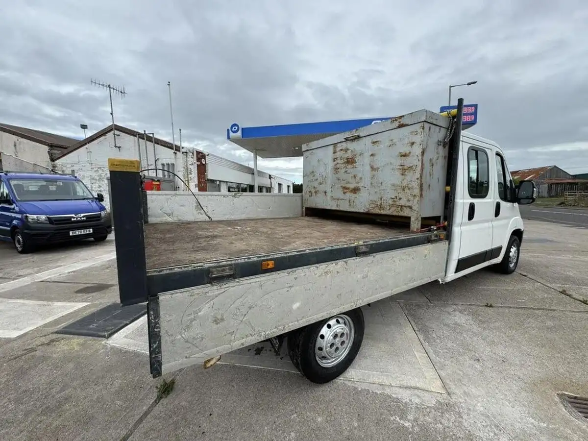 2019-peugeot-boxer-20-bluehdi-335-l3-130bhpeu6-crewcab-dropside-bfb-big-30