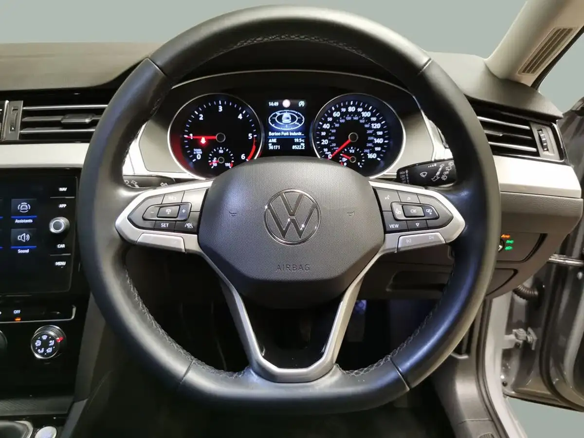 2022-volkswagen-passat-20tdi-se-nav-150ps-estate-5d-big-20