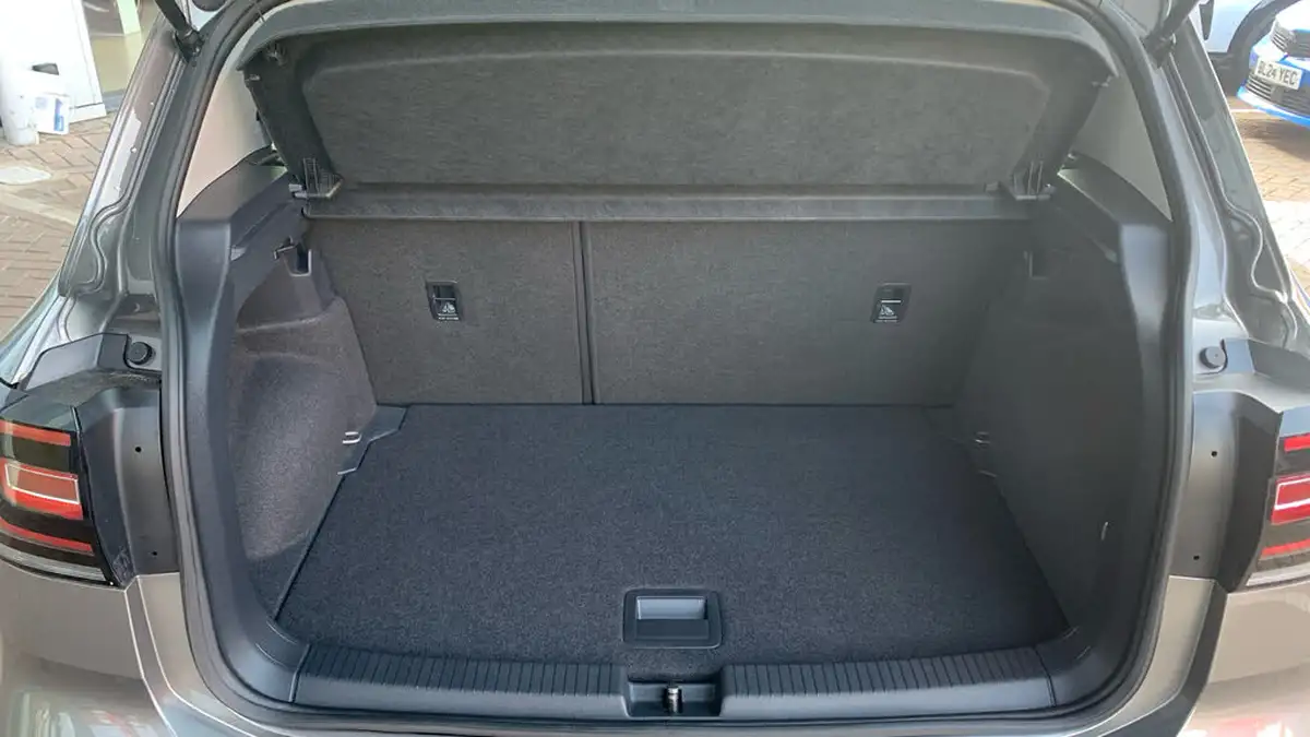 2020-volkswagen-t-cross-10-tsi-se-115ps-big-18