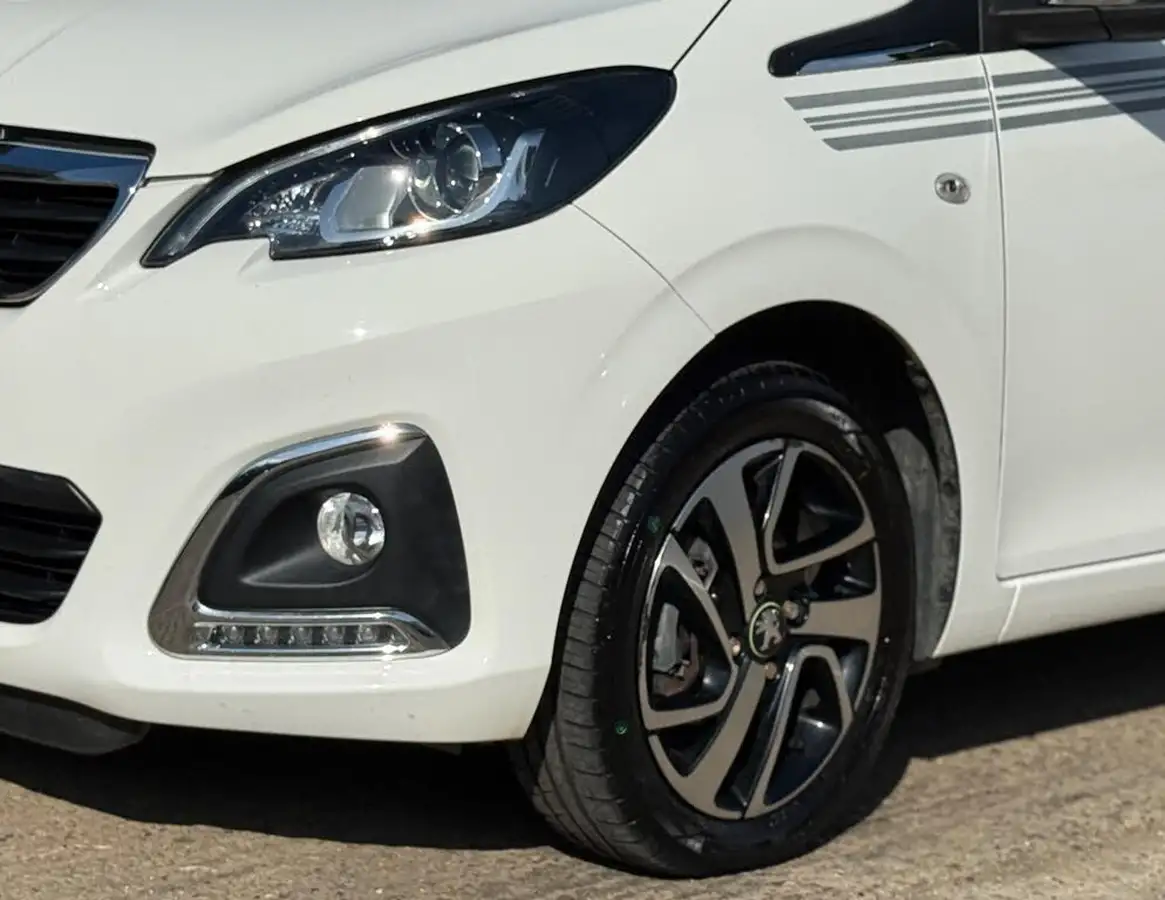 2019-peugeot-108-10-collection-hatchback-big-21