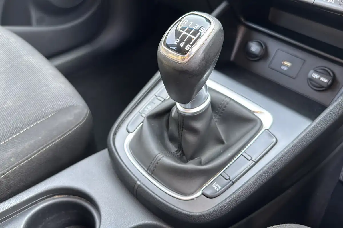 2022-hyundai-kona-10-t-gdi-se-connect-big-11