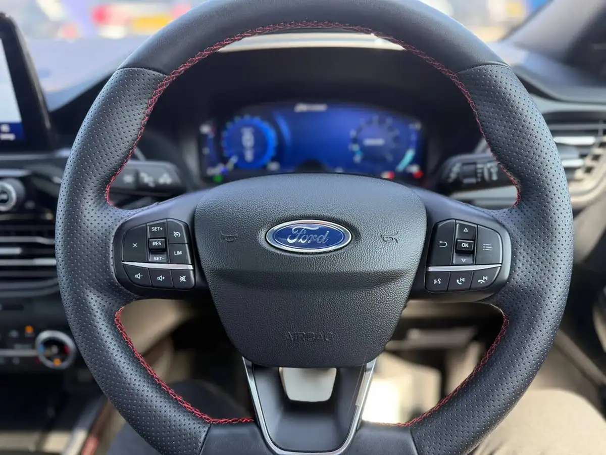 2023-ford-kuga-15t-st-line-x-edition-big-15