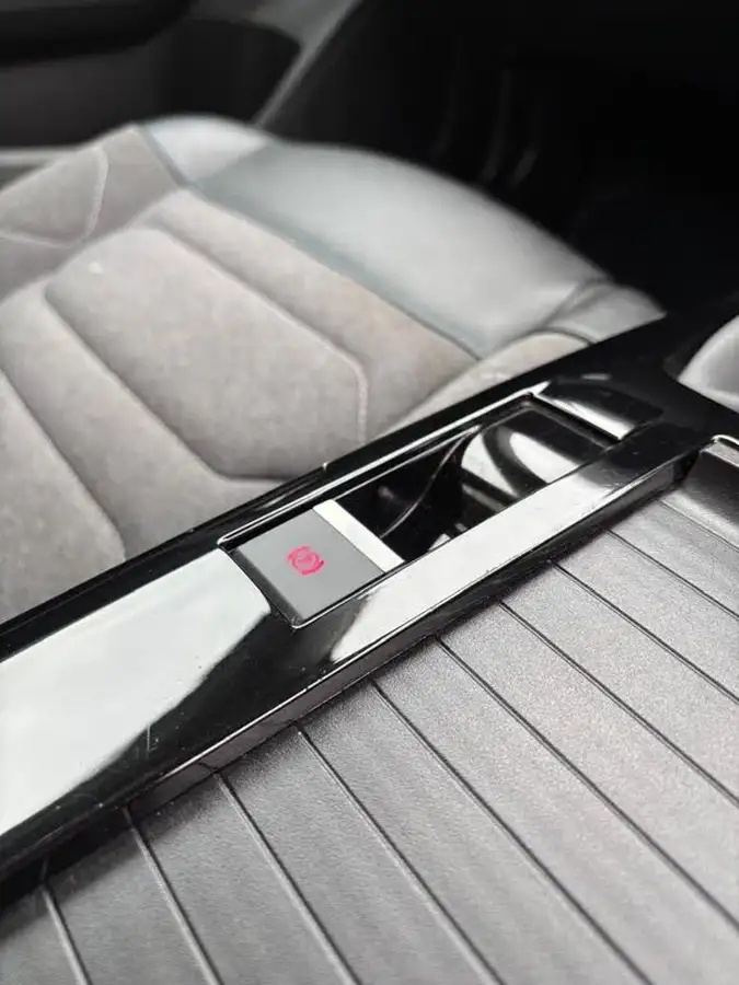 2022-citroen-c4-12-puretech-shine-130ps-big-19