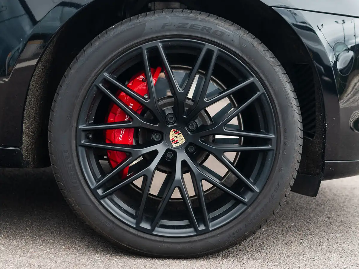 2023-porsche-macan-29-v6-gts-big-4