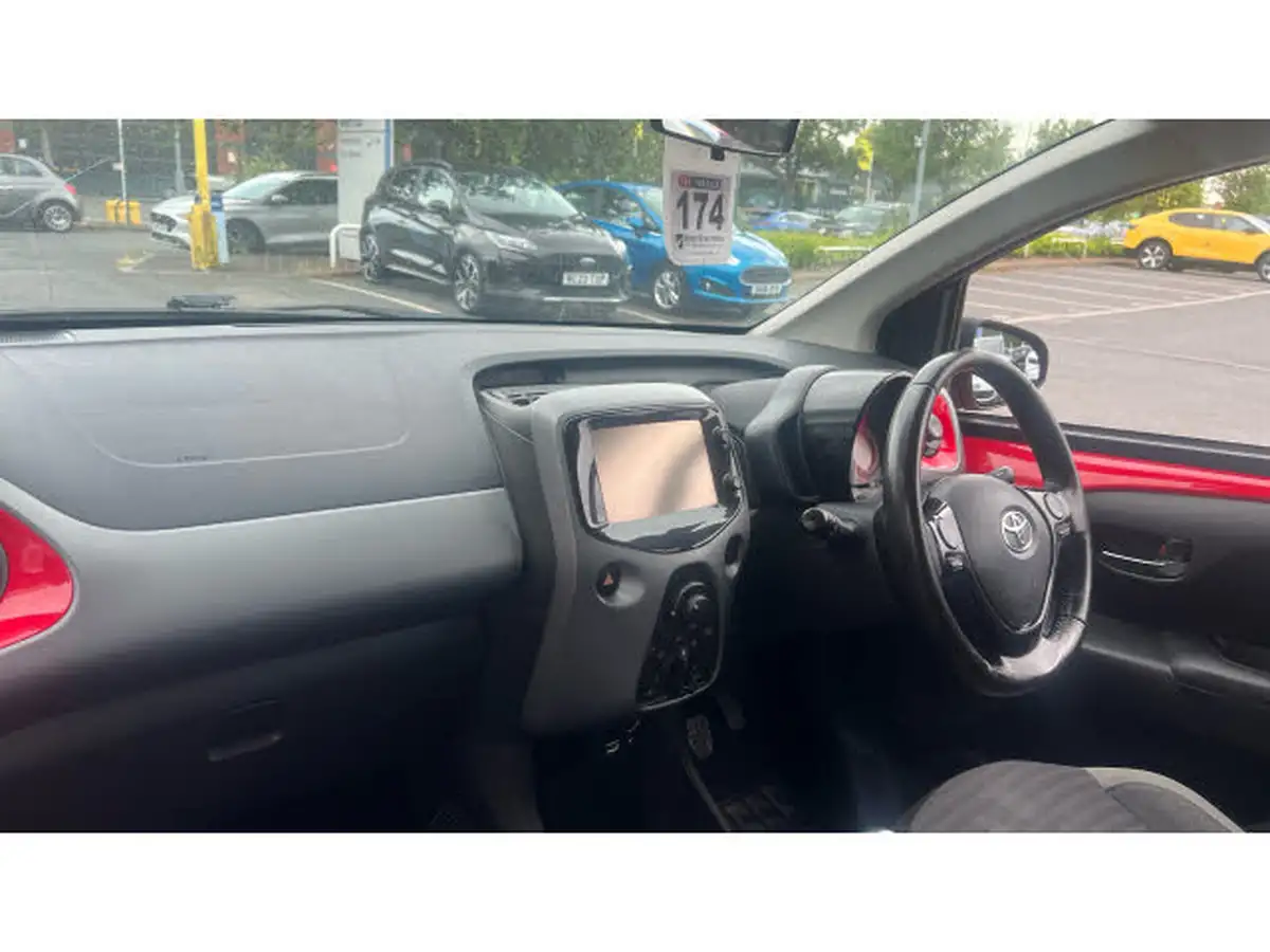 2019-toyota-aygo-10-vvt-i-x-play-big-8