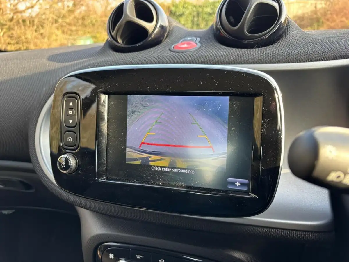 2019-smart-fortwo-10-urban-shadow-edition-big-18