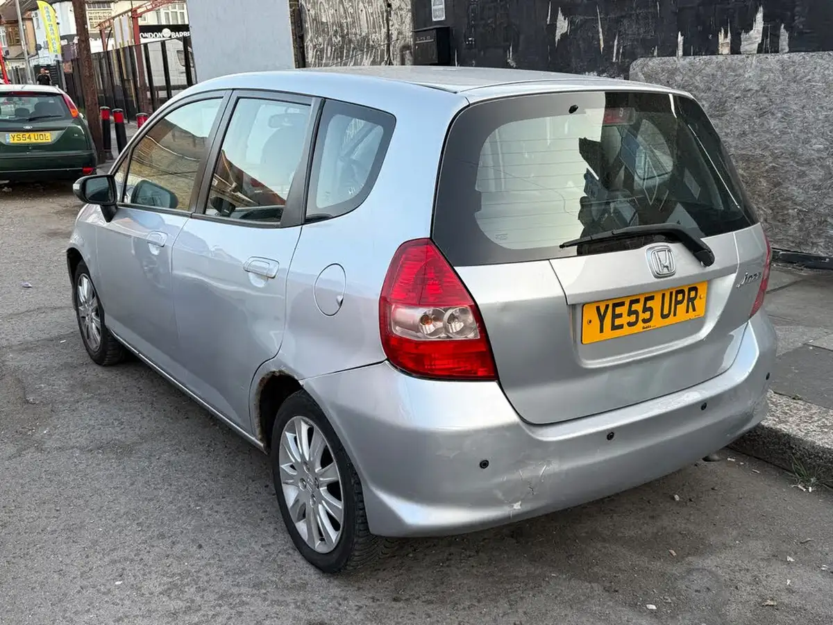 2005-honda-jazz-14-se-cvt-7-big-3