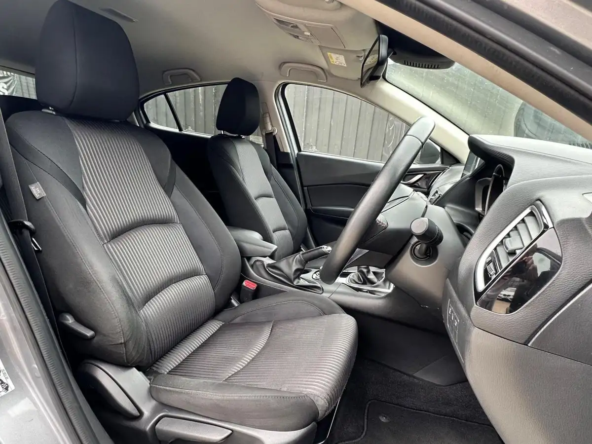 2016-mazda-mazda3-20-se-l-nav-skyactiv-g-hatchback-5d-big-11