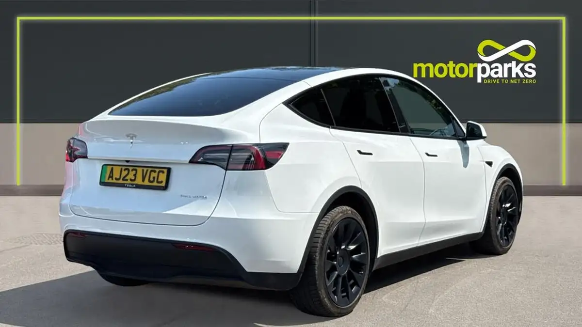 2023-tesla-model-y-e-long-range-big-2