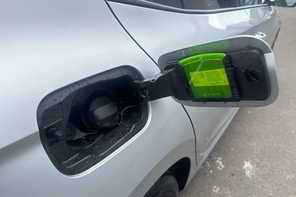 2023-skoda-fabia-10-mpi-colour-edition-big-20