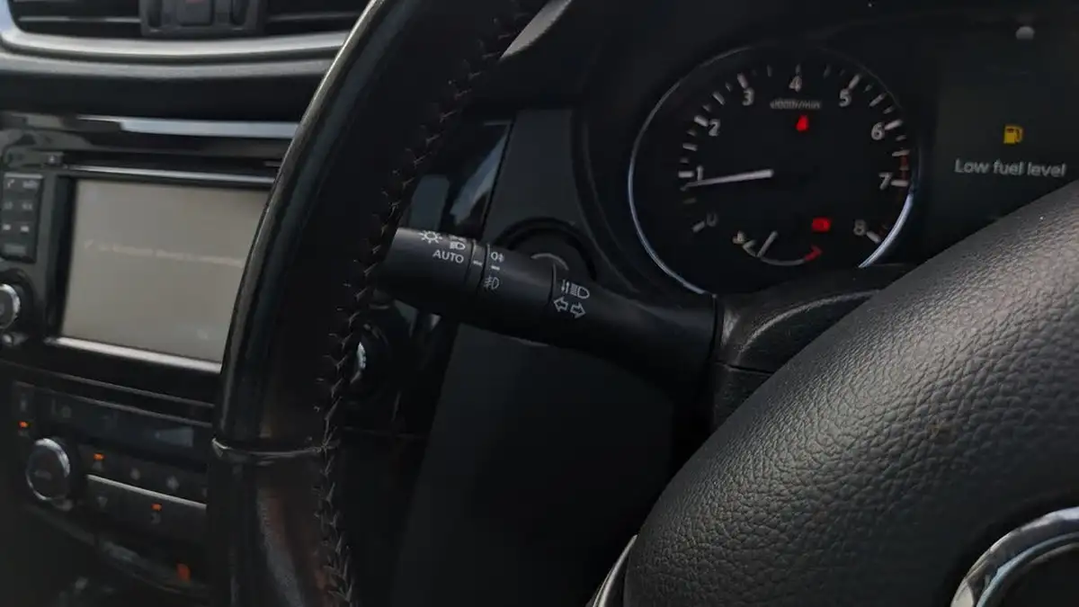 2014-nissan-qashqai-12-acenta-premium-big-49